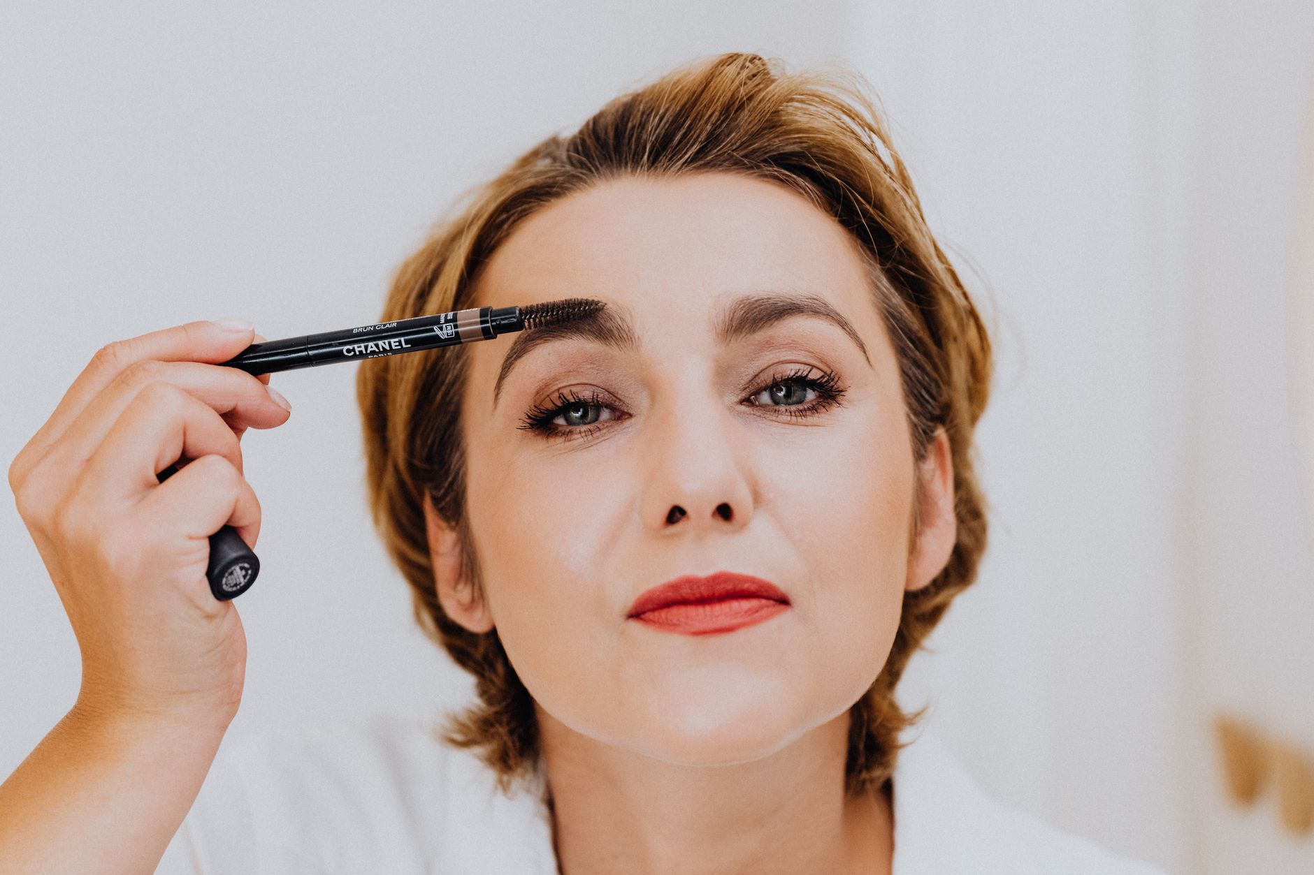 filling in eyebrows makeup detail — Luxury Lashes Federal Way WA