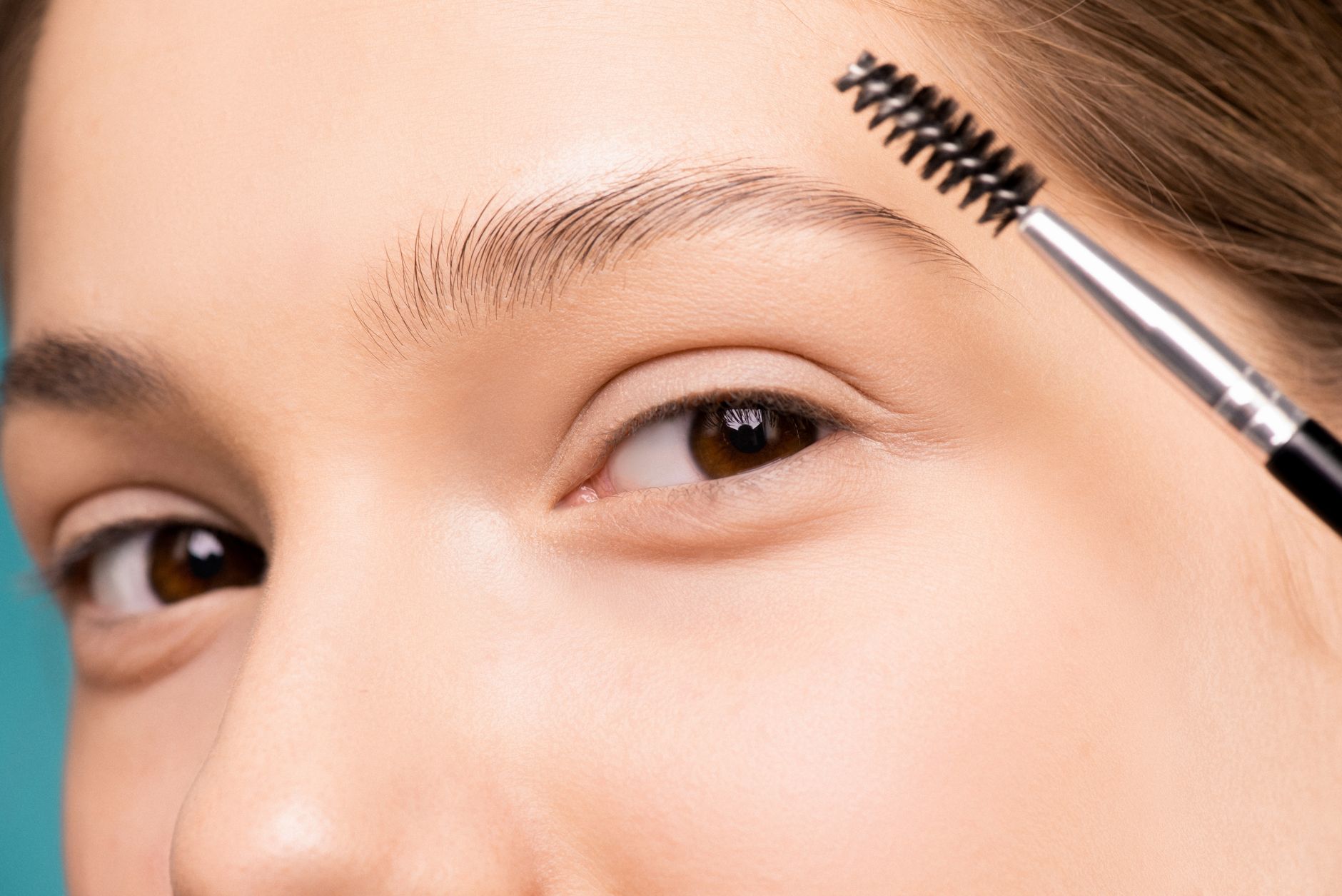 What Are Soap Brows? The Fluffy Brow Trend Explained